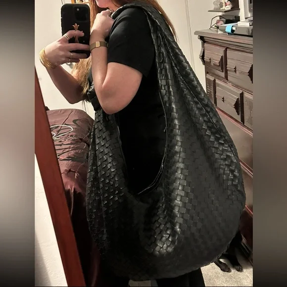 Authentic Bottega, Venetta, black, lambskin, leather Maxi Jodi intrecciato - Picture 2 of 14